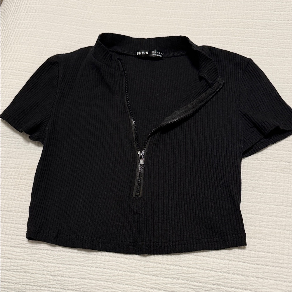 SHEIN Black Ribbed Zip Front Crop Top